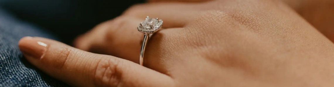 Moissanite vs Diamond and How to Choose Between Them